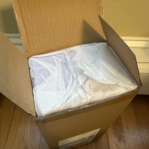 NIB Olivia Rodrigo Stanley Quencher H2O FlowState Tumbler 40oz - Picture 7 of 8